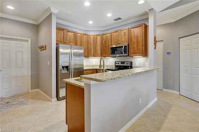 1102 Winding Pines CIR # 205, Cape Coral, FL 33909
