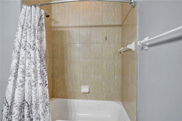 1102 Winding Pines CIR # 205, Cape Coral, FL 33909
