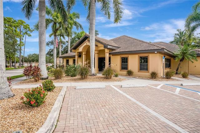 1102 Winding Pines CIR # 205, Cape Coral, FL 33909