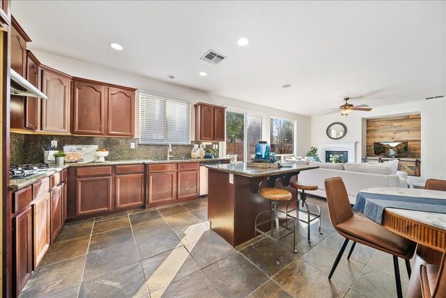 301 Falkirk Ct, Lincoln, CA 95648