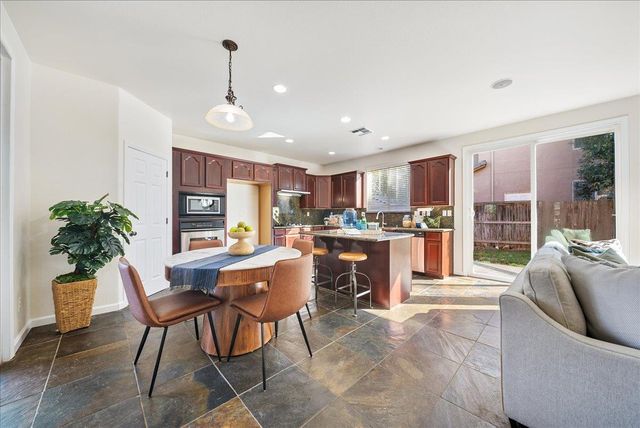 301 Falkirk Ct, Lincoln, CA 95648