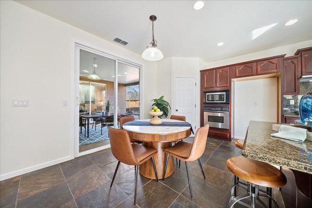 301 Falkirk Ct, Lincoln, CA 95648