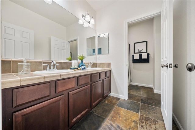 301 Falkirk Ct, Lincoln, CA 95648