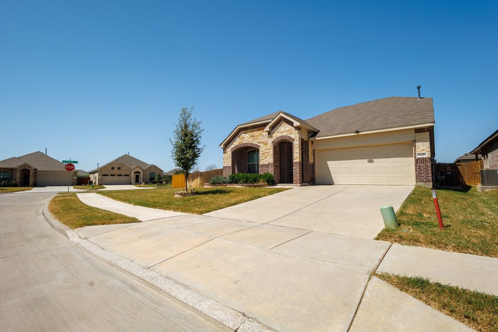 14801 Holster Trail, Fort Worth, TX 76052