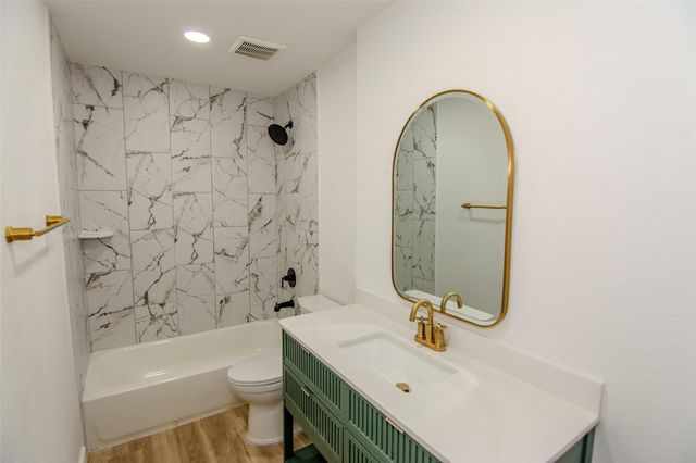 9723 Southport Drive, Houston, TX 77089