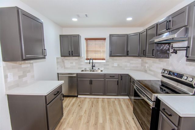 9723 Southport Drive, Houston, TX 77089