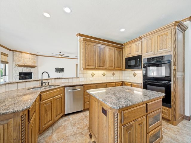 2712 Oakwood Drive, Celina, TX 75009