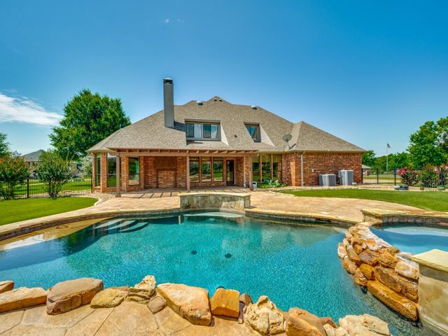2712 Oakwood Drive, Celina, TX 75009