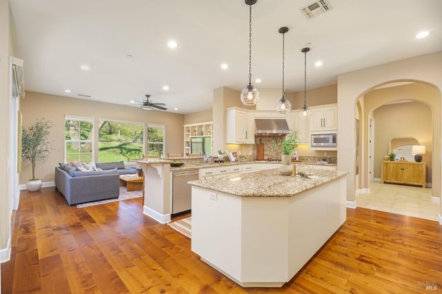 21 Winding Way, Novato, CA 94945