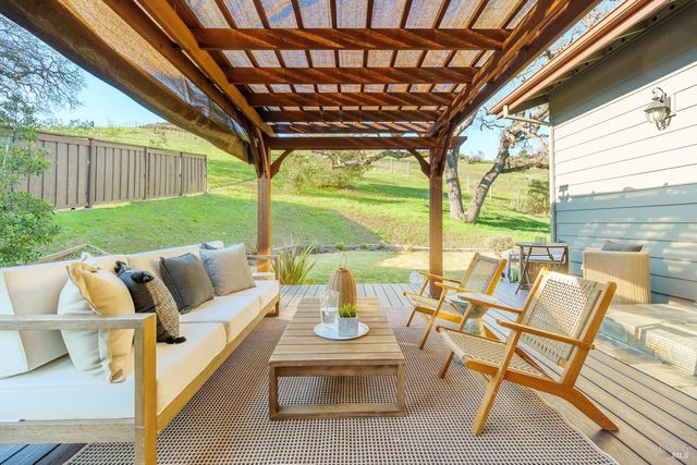 21 Winding Way, Novato, CA 94945