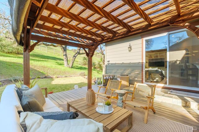 21 Winding Way, Novato, CA 94945