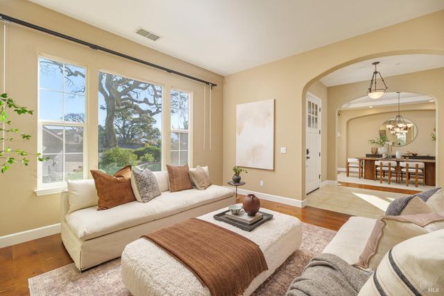 21 Winding Way, Novato, CA 94945