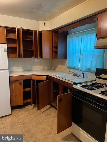 1722 FERNDALE AVE, Abington, PA 19001