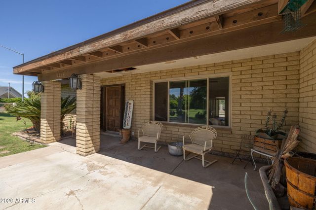 1725 N LINDSAY Road, Mesa, AZ 85213