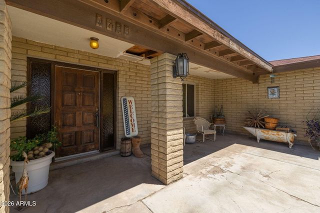 1725 N LINDSAY Road, Mesa, AZ 85213