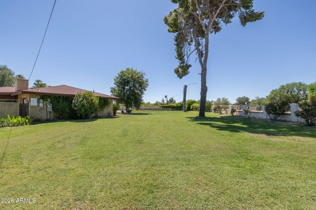 1725 N LINDSAY Road, Mesa, AZ 85213