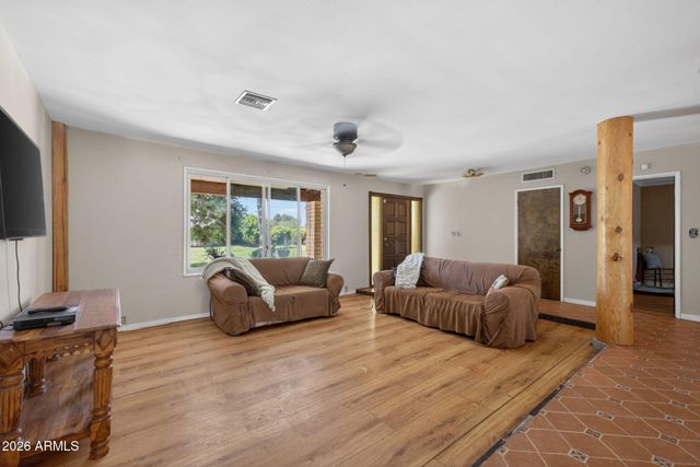 1725 N LINDSAY Road, Mesa, AZ 85213