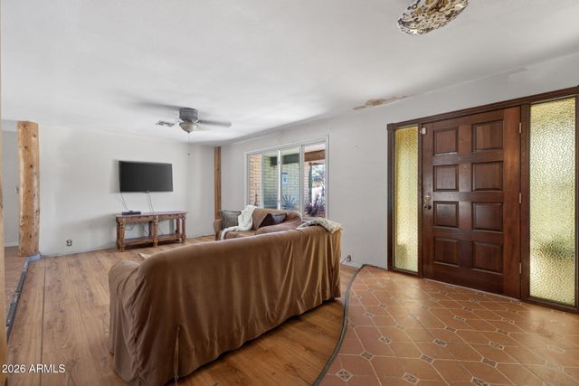 1725 N LINDSAY Road, Mesa, AZ 85213