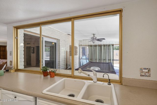 1725 N LINDSAY Road, Mesa, AZ 85213