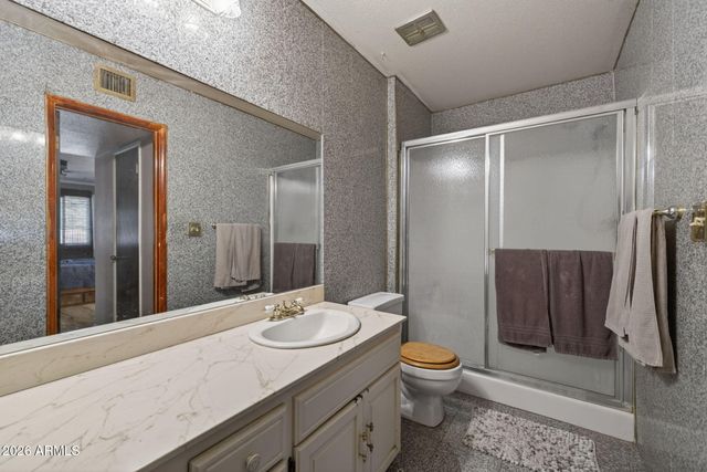 1725 N LINDSAY Road, Mesa, AZ 85213