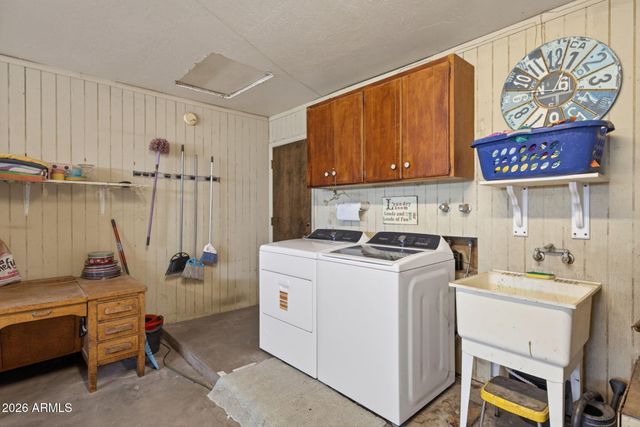 1725 N LINDSAY Road, Mesa, AZ 85213