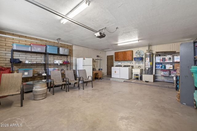 1725 N LINDSAY Road, Mesa, AZ 85213