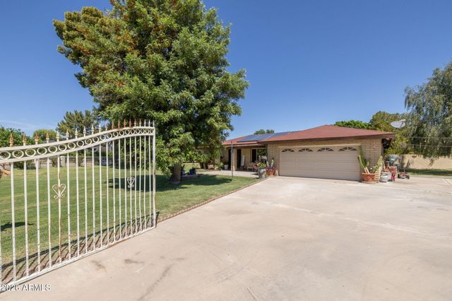 1725 N LINDSAY Road, Mesa, AZ 85213