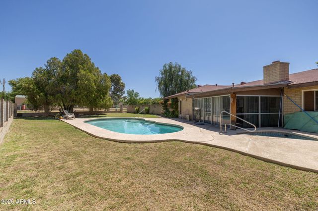 1725 N LINDSAY Road, Mesa, AZ 85213