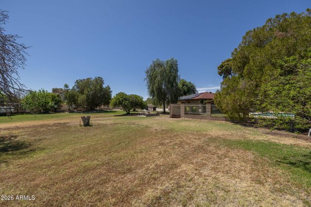 1725 N LINDSAY Road, Mesa, AZ 85213