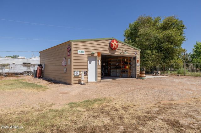 1725 N LINDSAY Road, Mesa, AZ 85213