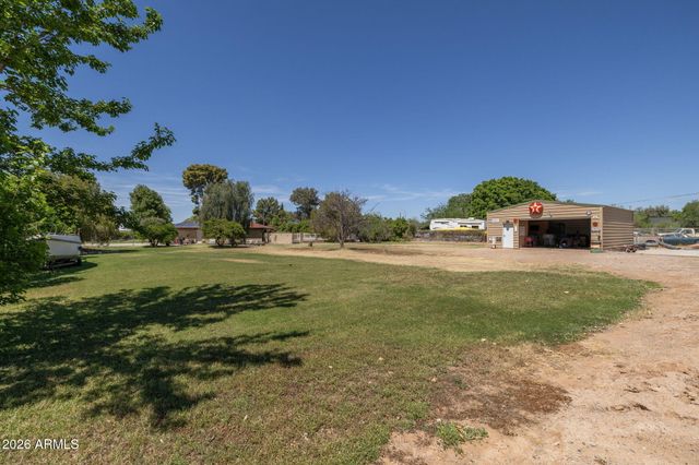 1725 N LINDSAY Road, Mesa, AZ 85213