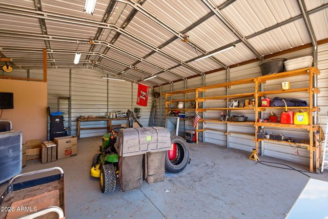 1725 N LINDSAY Road, Mesa, AZ 85213