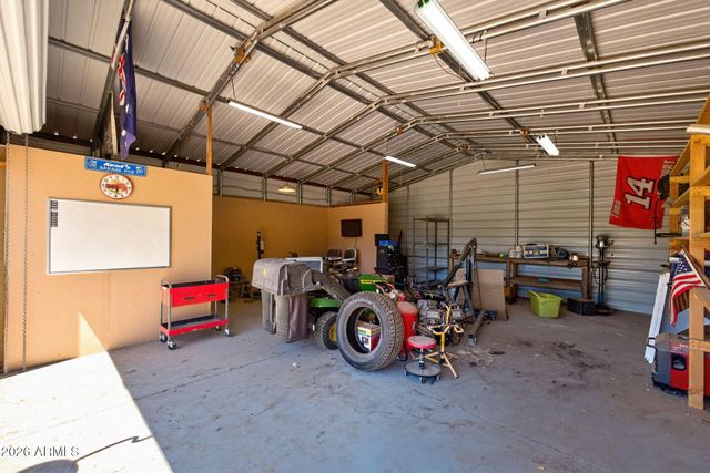 1725 N LINDSAY Road, Mesa, AZ 85213