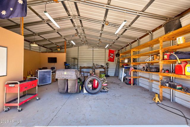 1725 N LINDSAY Road, Mesa, AZ 85213