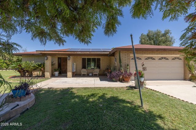 1725 N LINDSAY Road, Mesa, AZ 85213