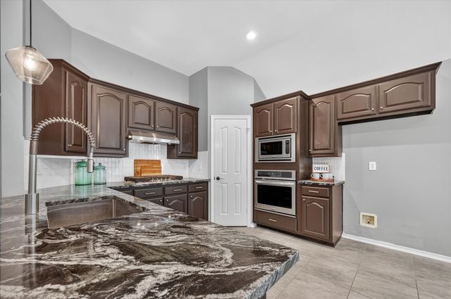 2720 Windstone Way, Corinth, TX 76210