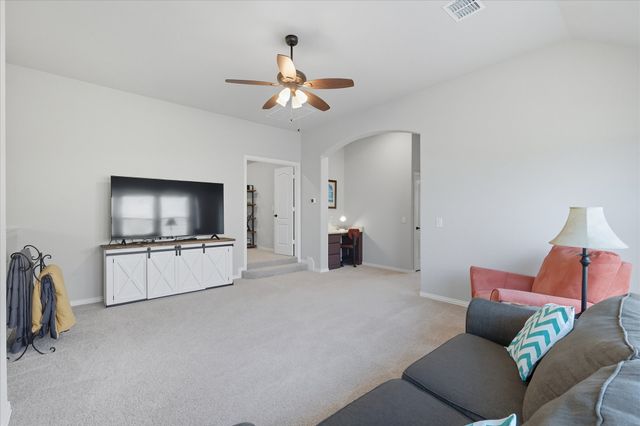 703 Oakcrest Drive, Justin, TX 76247