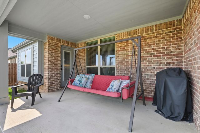 703 Oakcrest Drive, Justin, TX 76247