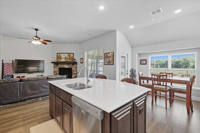 703 Oakcrest Drive, Justin, TX 76247