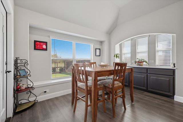 703 Oakcrest Drive, Justin, TX 76247