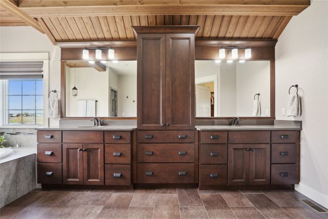 2492 55th Street, Vinton, IA 52349