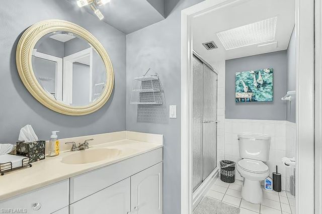 600 Valley Stream DR F8, Naples, FL 34113