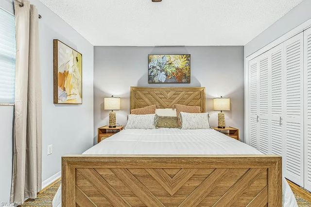 600 Valley Stream DR F8, Naples, FL 34113