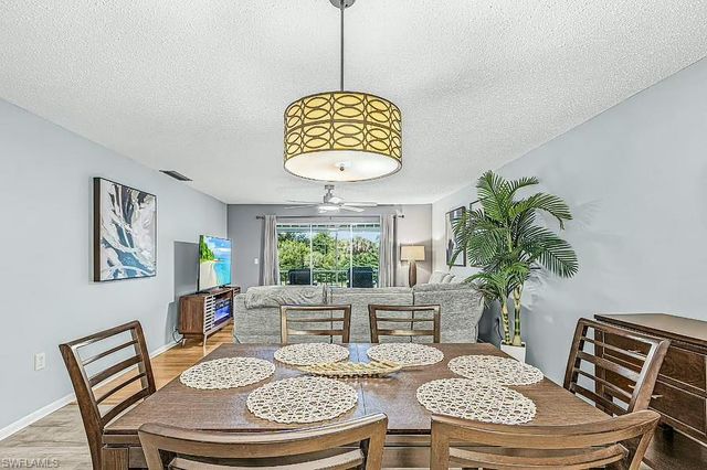 600 Valley Stream DR F8, Naples, FL 34113