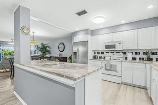 600 Valley Stream DR F8, Naples, FL 34113