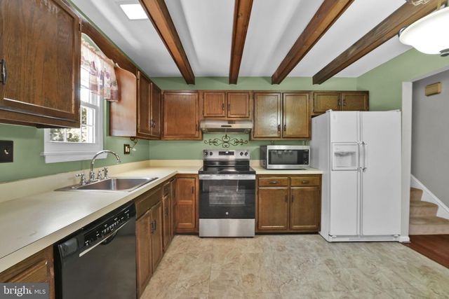 7094 SADDLE DR, Sykesville, MD 21784