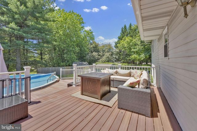 7094 SADDLE DR, Sykesville, MD 21784