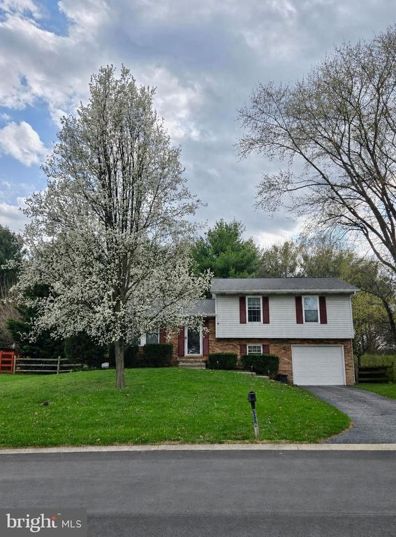 7094 SADDLE DR, Sykesville, MD 21784