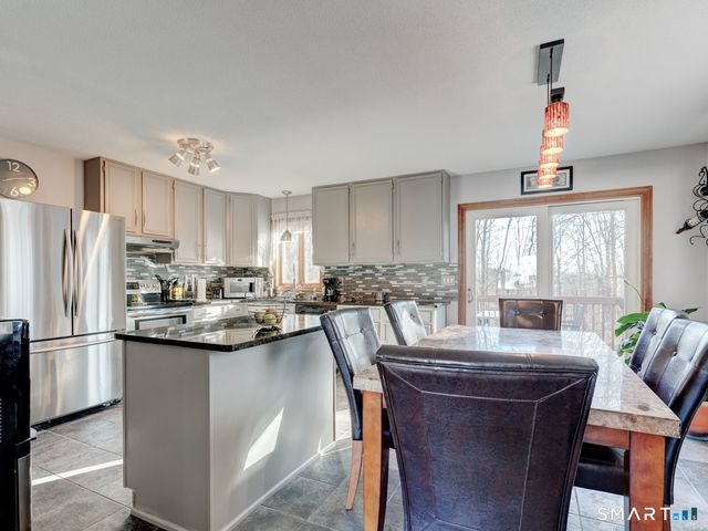 70 Lawndale Street, Berlin, CT 06037