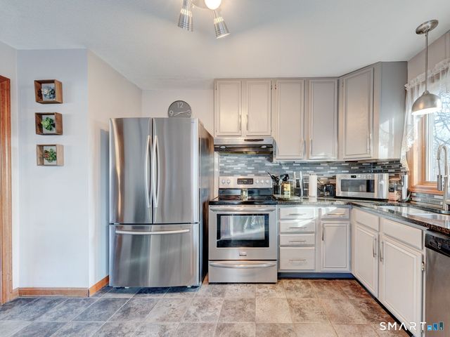 70 Lawndale Street, Berlin, CT 06037